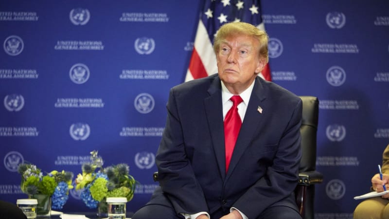 Trump obhajoval dohodu o naftě, kterou uzavřel s Putinem. Útočil přitom na média i EU
