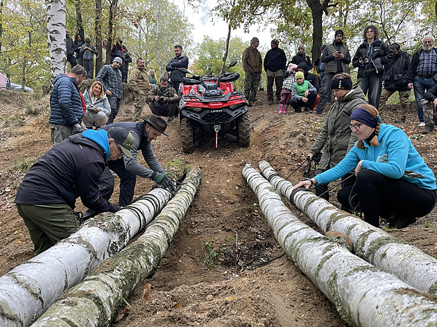 Reportáž z offroad dráhy: Postavit si lávku je lepší, než couvat 40 kilometrů