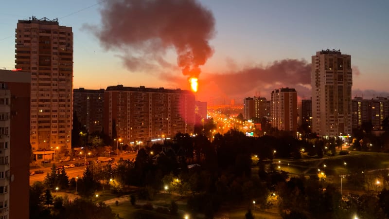 Masivní útok na Rusko: Čelilo rekordním 1200 dronům, moskevská letiště přerušila provoz