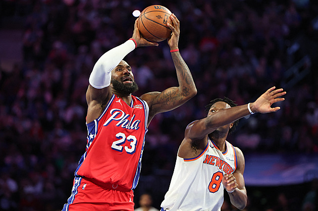 Philadelphia porazila obhájce NBA Cupu, James v záměru pomohl otočit skóre
